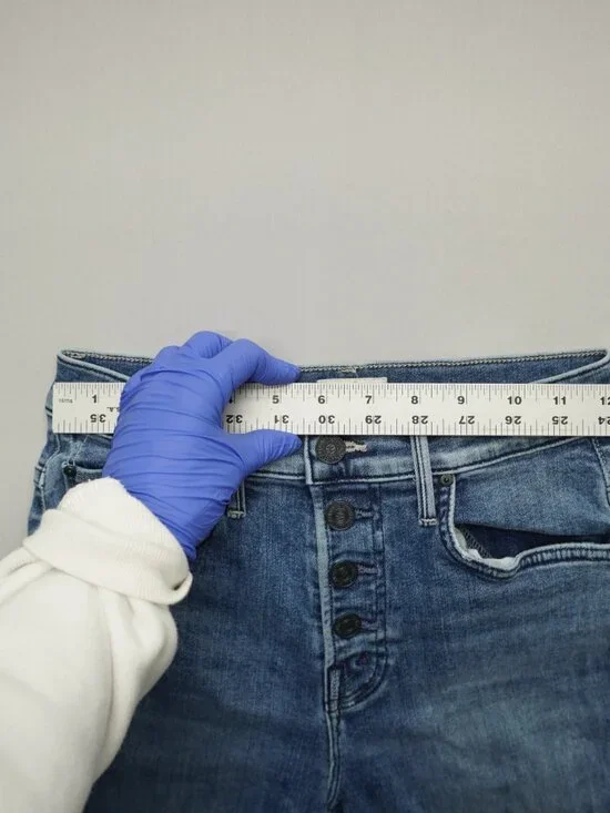 MOTHER The Pixie Insider Ankle Jeans in Group Bathing Size 24 - Picture 15 of 16